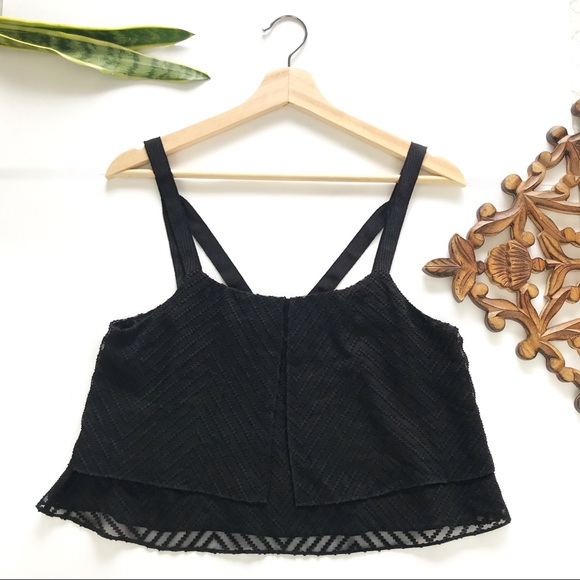 LOVERS + FRIENDS BLACK CROP TOP - Picture 2 of 4